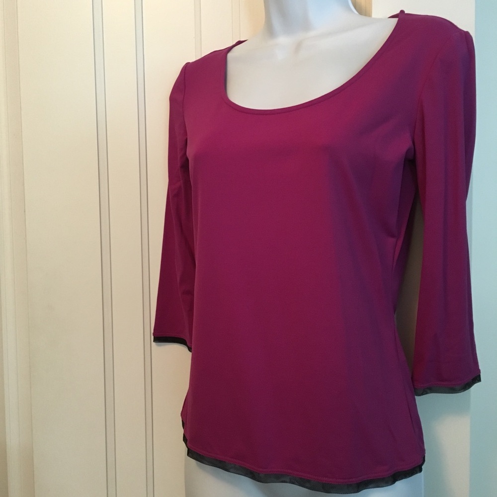 NWT Tombolini soft top with hem detail